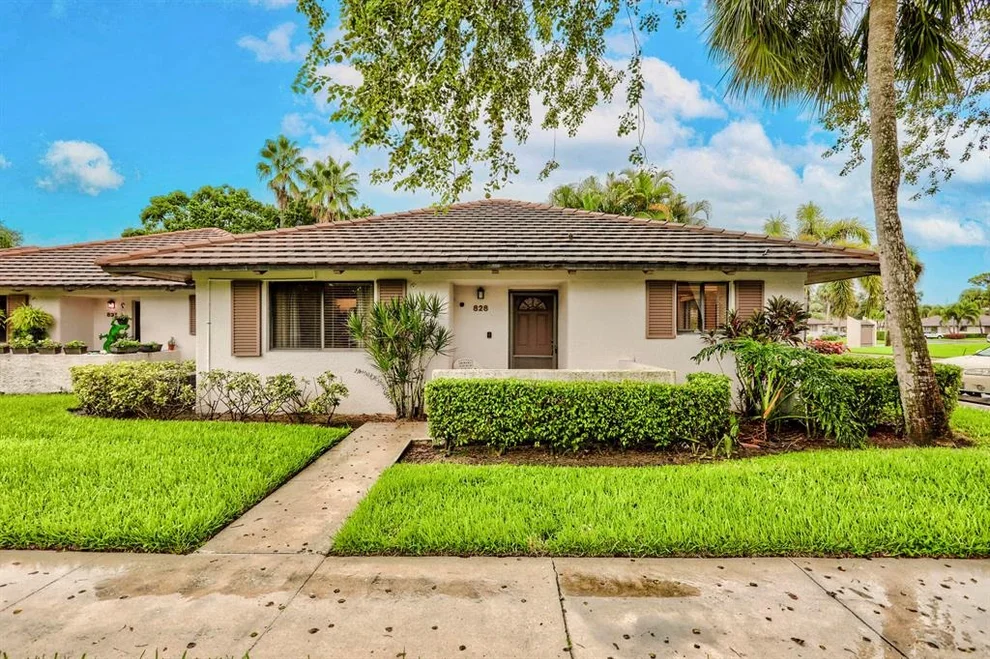 Unit for sale at 828 Club Drive, Palm Beach Gardens, FL 33410