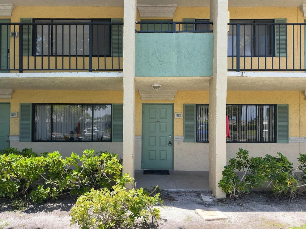 Unit for sale at 1507 Meadows Circle W, Boynton Beach, FL 33436