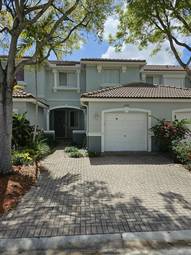 Unit for sale at 2128 Oakmont Drive, Riviera Beach, FL 33404