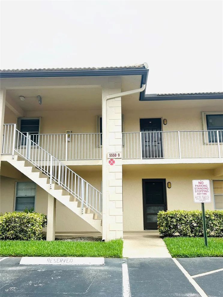 Unit for sale at 5550 Lakeside Drive, Margate, FL 33063