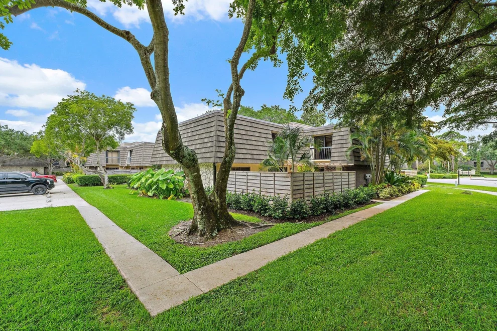 Unit for sale at 108 1st Terrace, Palm Beach Gardens, FL 33418