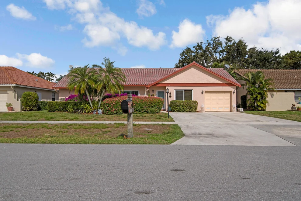 Unit for sale at 5458 Alta Way, Lake Worth, FL 33467