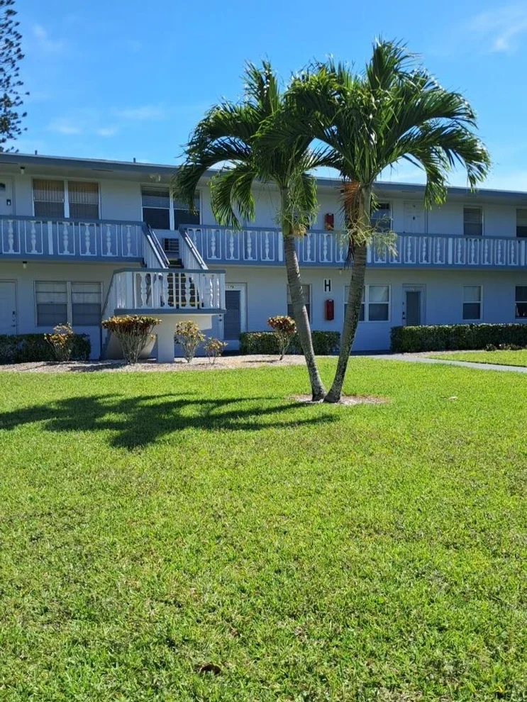 Unit for sale at 188 Norwich H, West Palm Beach, FL 33417