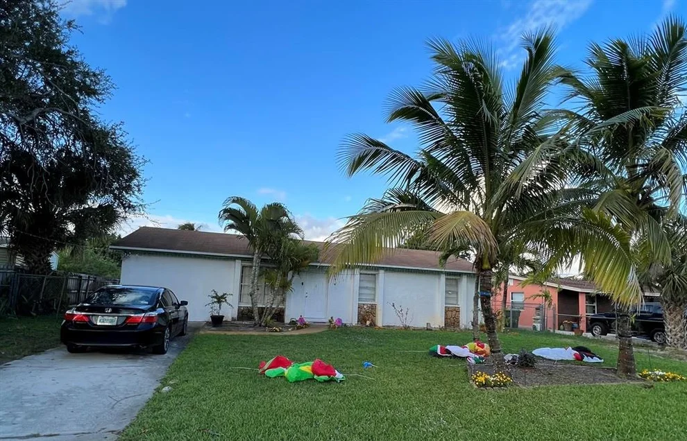 Unit for sale at 3055 Emerson Avenue, Palm Springs, FL 33461