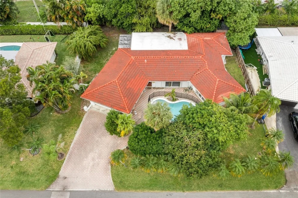 Unit for sale at 2741 NE 30th Street, Fort Lauderdale, FL 33306