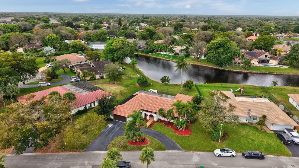 Unit for sale at 320 NW 101st Avenue, Coral Springs, FL 33071