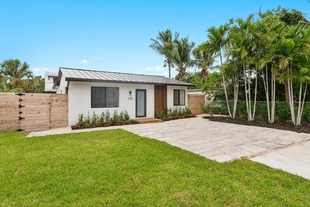 Unit for sale at 225 NE 10th Street, Delray Beach, FL 33444