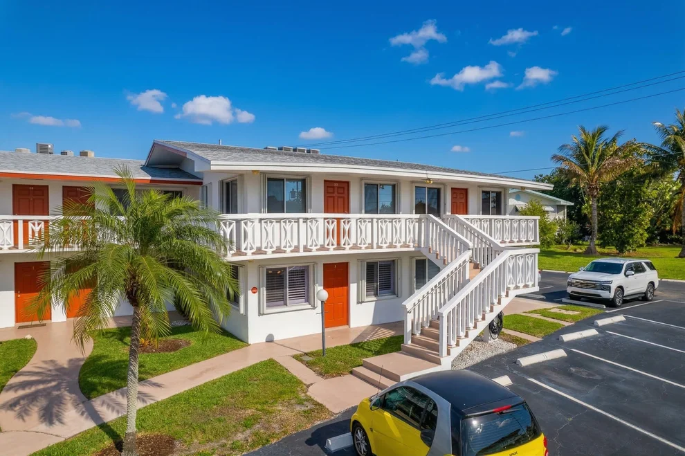 Unit for sale at 2020 Lake Osborne Drive, Lake Worth Beach, FL 33461