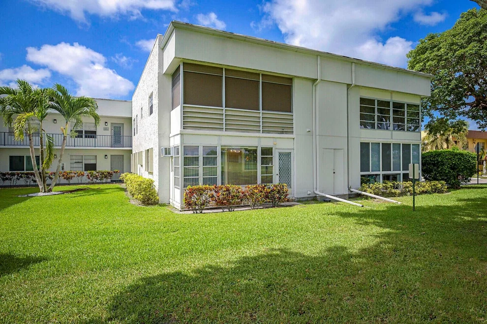 Unit for sale at 551 Flanders L, Delray Beach, FL 33484