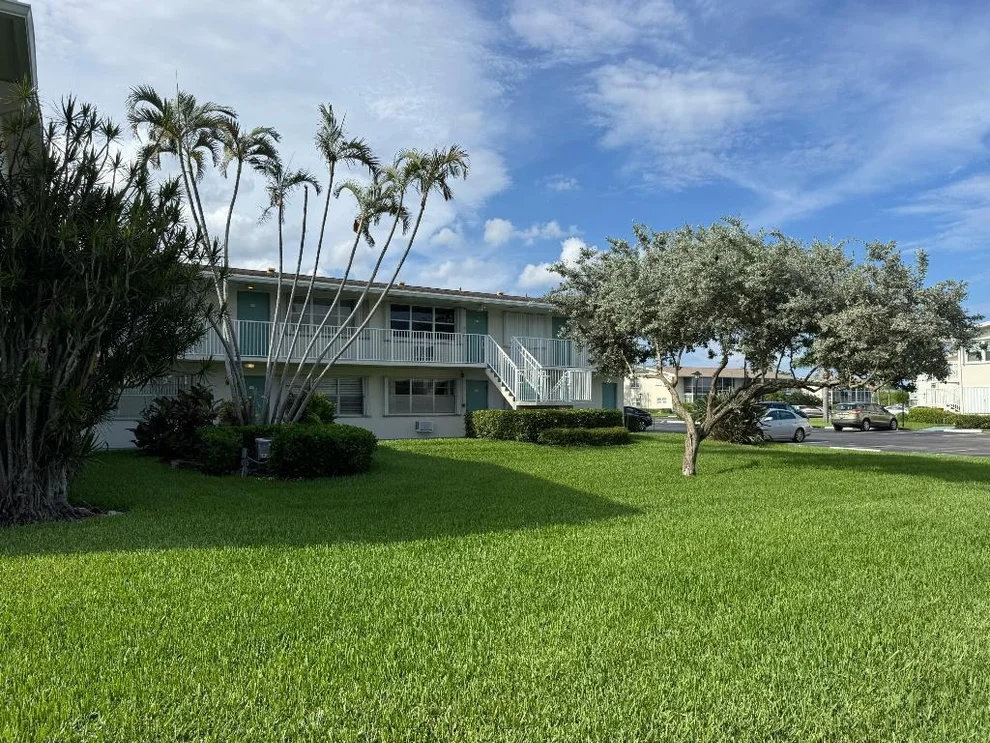 Unit for sale at 880 Horizons W, Boynton Beach, FL 33435