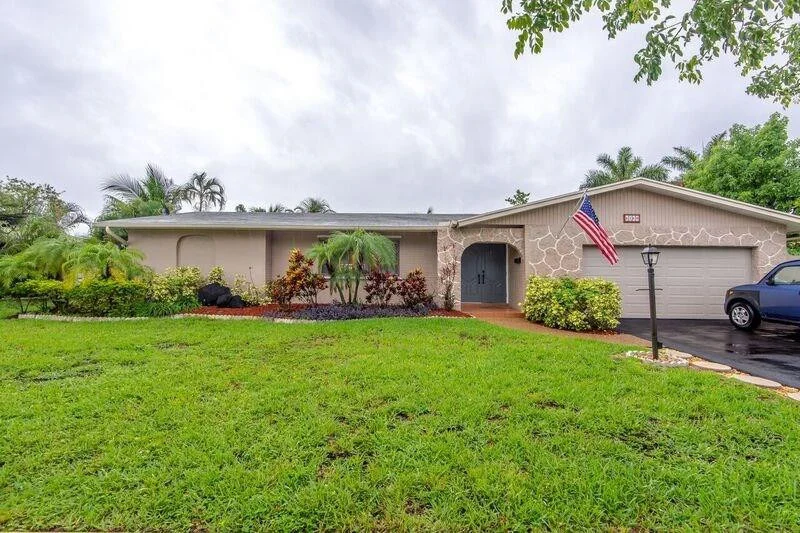 Unit for sale at 6160 SW 15th Street, Plantation, FL 33317