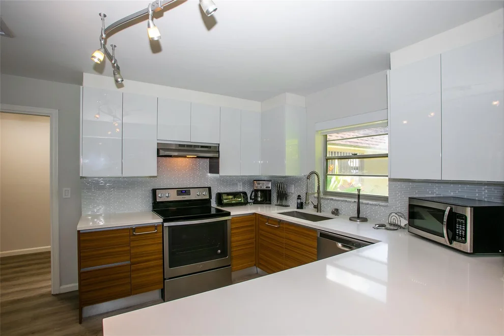 Unit for sale at 3651 Oaks Clubhouse Drive, Pompano Beach, FL 33069