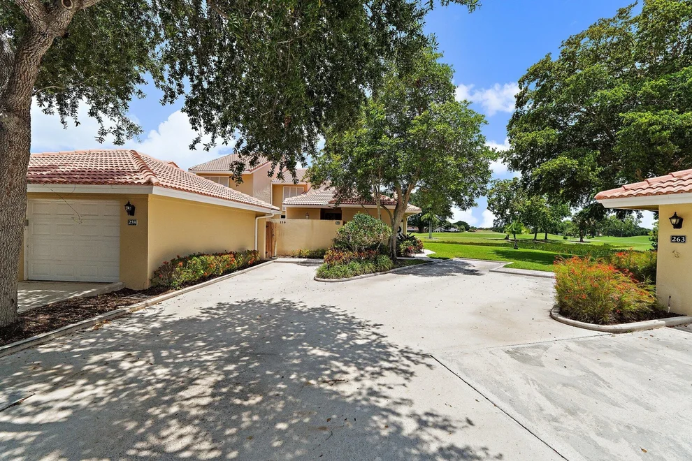 Unit for sale at 261 Old Meadow Way Way, Palm Beach Gardens, FL 33418