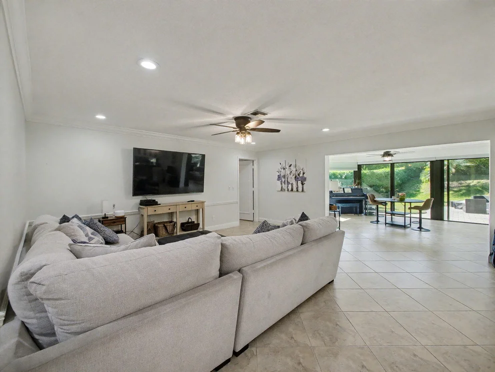 Unit for sale at 720 Muirfield Circle, Atlantis, FL 33462