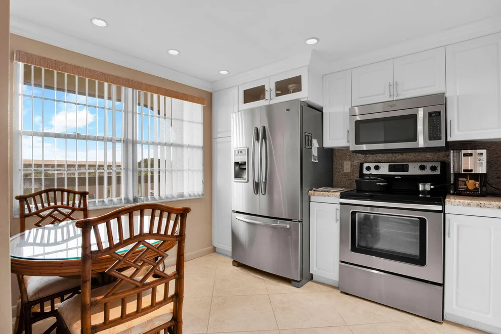 Unit for sale at 3202 Portofino Point, Coconut Creek, FL 33066
