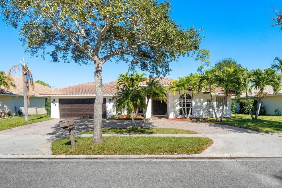 Unit for sale at 135 Cypress Trace, Royal Palm Beach, FL 33411