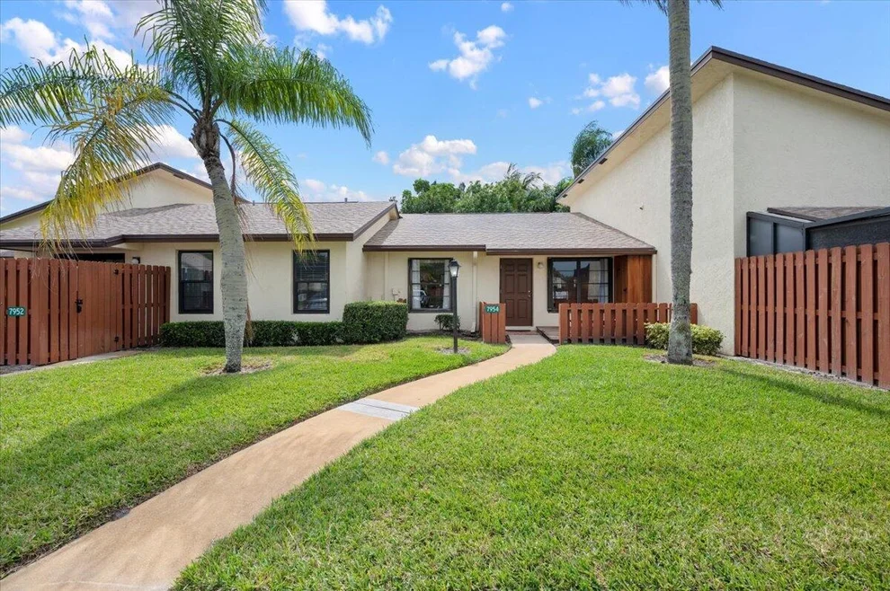 Unit for sale at 7954 SE Villa Circle, Hobe Sound, FL 33455