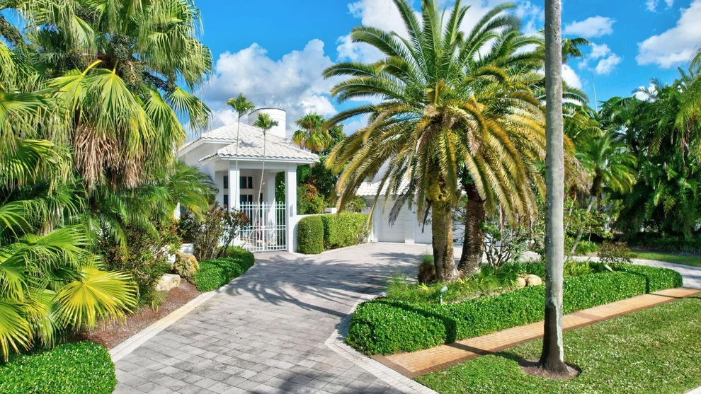Unit for sale at 17080 Castlebay Court, Boca Raton, FL 33496
