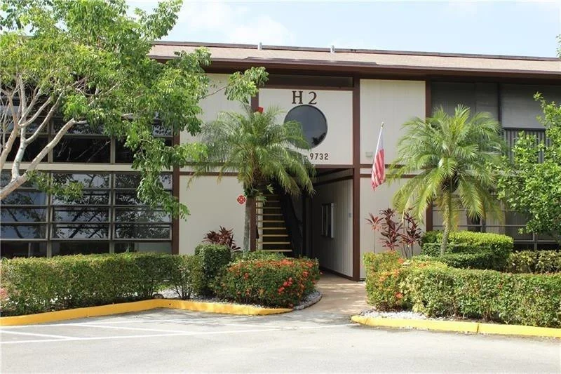 Unit for sale at 9728 S Belfort Circle, Tamarac, FL 33321