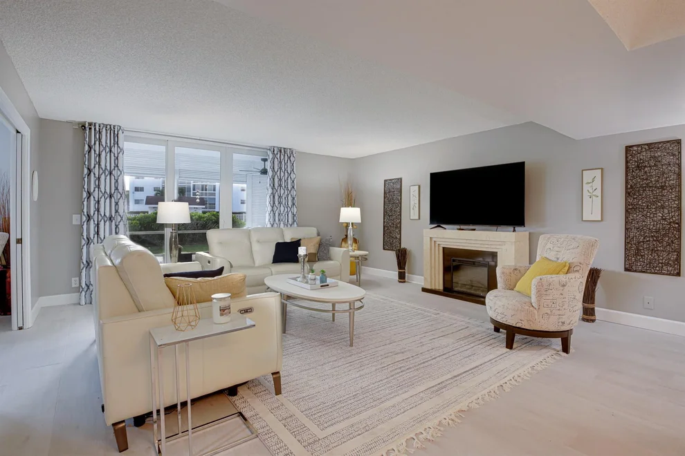 Unit for sale at 6850 N 10th Ave, Lake Worth, FL 33467