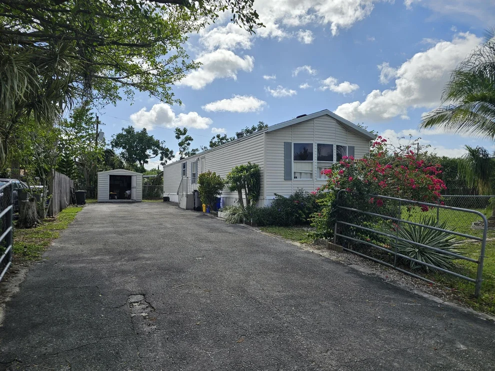 Unit for sale at 88 Katrina Circle, West Palm Beach, FL 33415