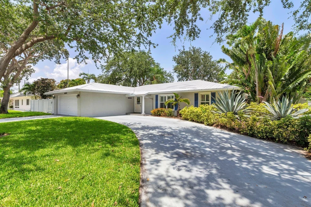 Unit for sale at 1601 Arlington Drive, Lake Clarke Shores, FL 33406