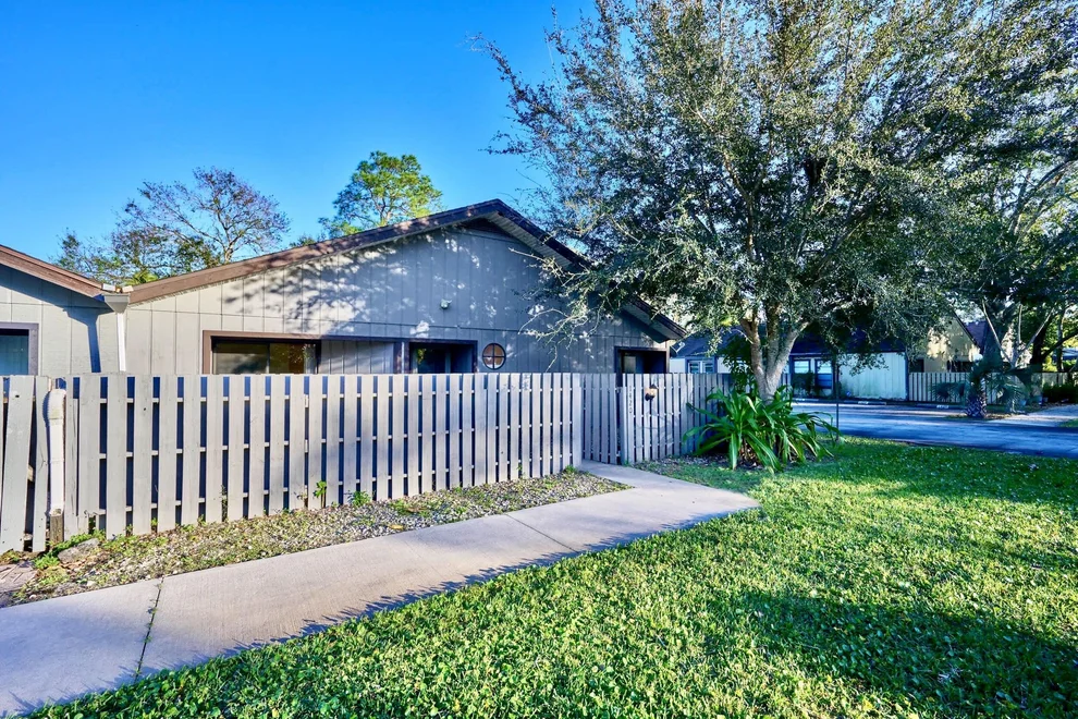 Unit for sale at 1420 39th Avenue, Vero Beach, FL 32960