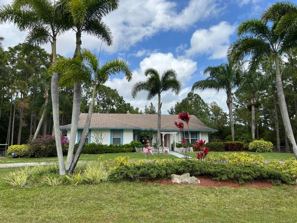 Unit for sale at 12439 86th Road N, The Acreage, FL 33412