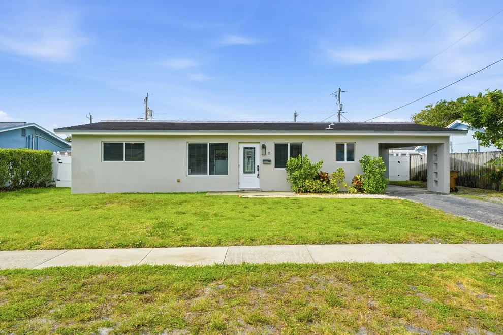 Unit for sale at 6 SE 14th Court, Deerfield Beach, FL 33441