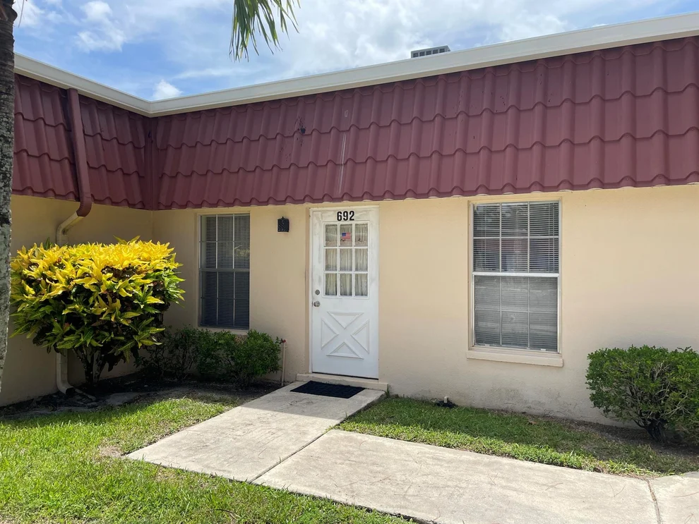 Unit for sale at 692 Marlboro Oval, Lake Worth, FL 33467