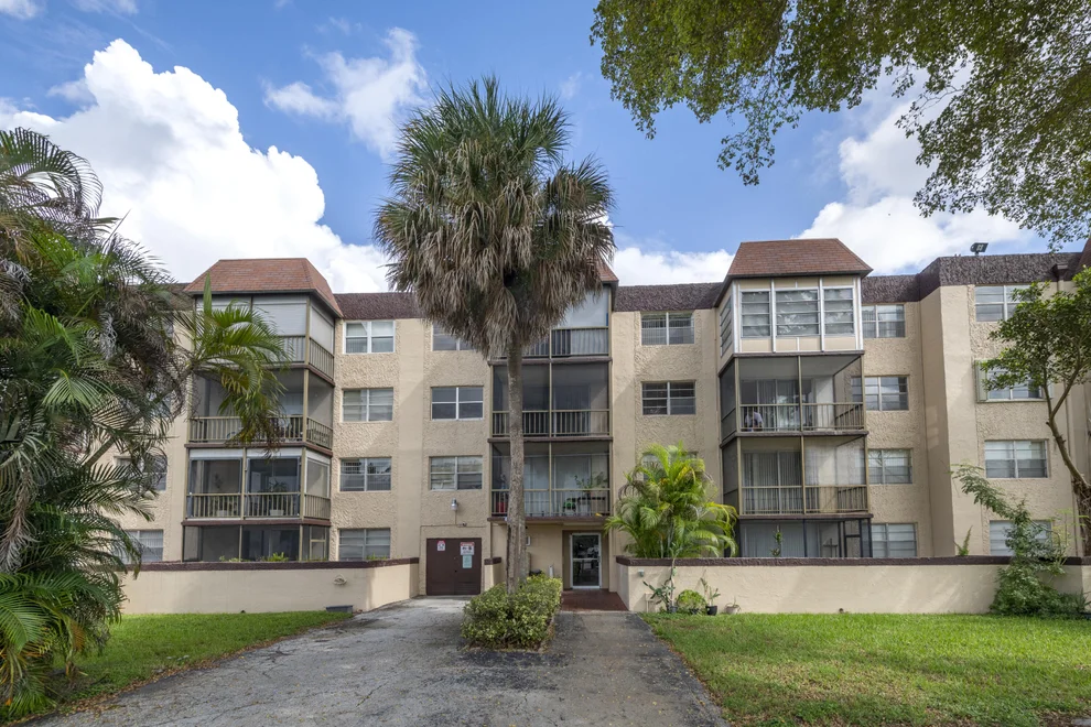 Unit for sale at 7300 NW 17TH Street, Plantation, FL 33313