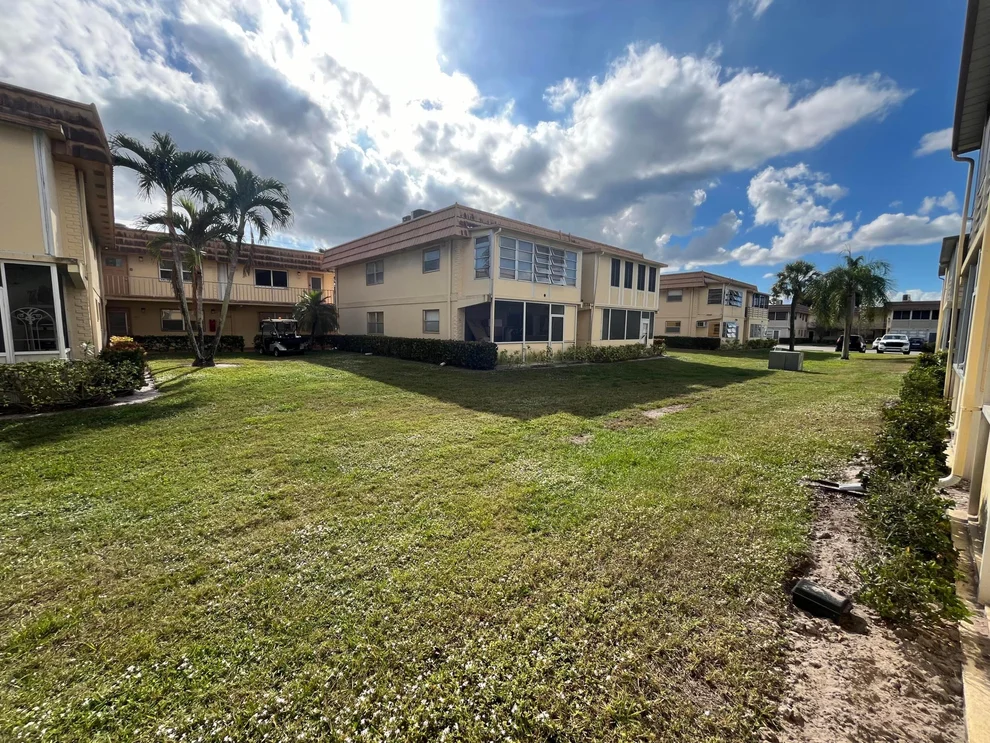 Unit for sale at 161 Saxony D, Delray Beach, FL 33446