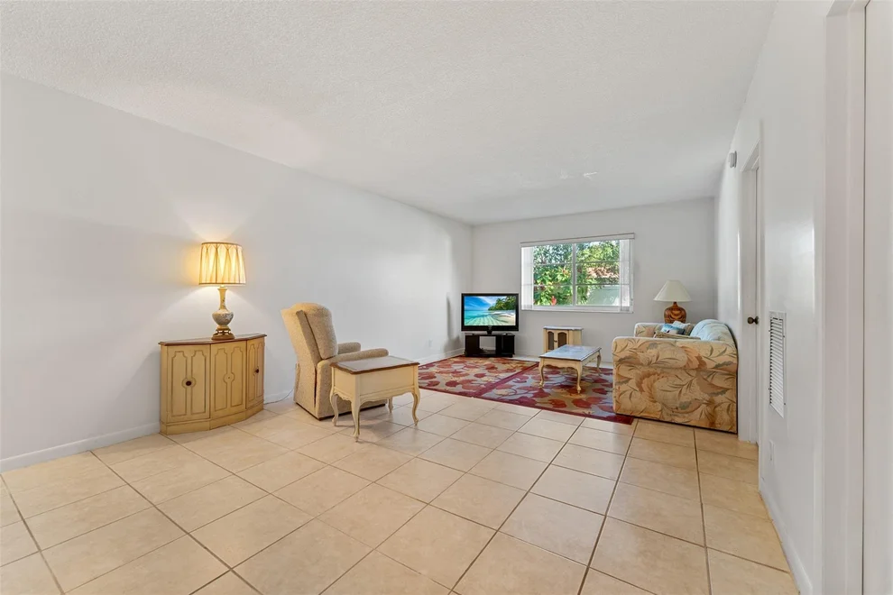 Unit for sale at 649 W Oakland Park Boulevard, Oakland Park, FL 33311