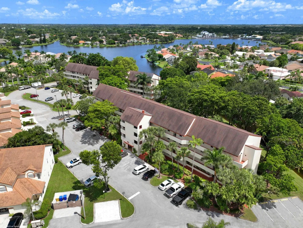Unit for sale at 12568 Shoreline Drive, Wellington, FL 33414