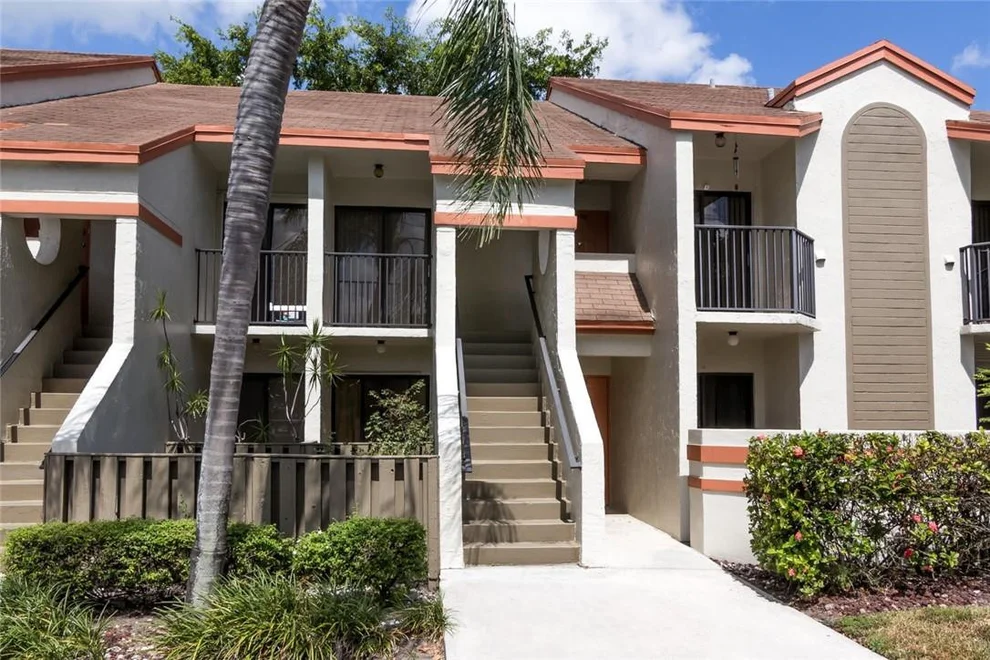 Unit for sale at 5596 Courtyard Drive, Margate, FL 33063