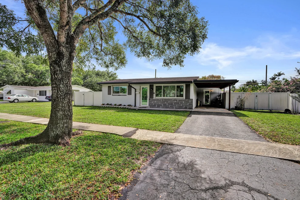 Unit for sale at 5131 SW 92nd Terrace, Cooper City, FL 33328