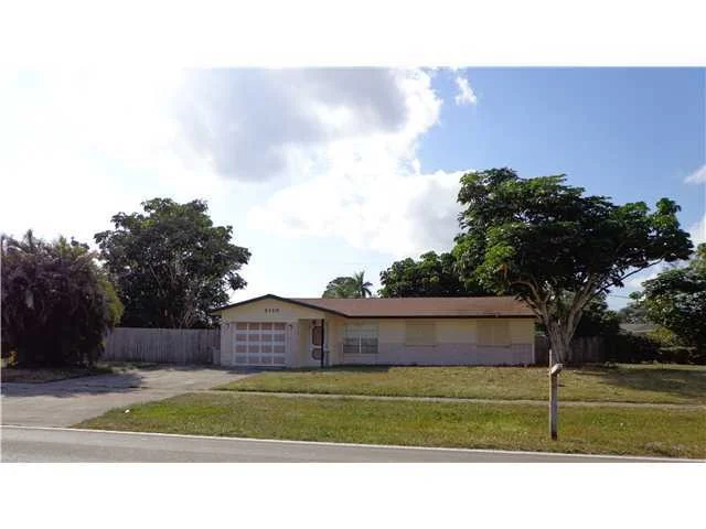 Unit for sale at 3113 Pinehurst Drive, Lake Worth, FL 33467