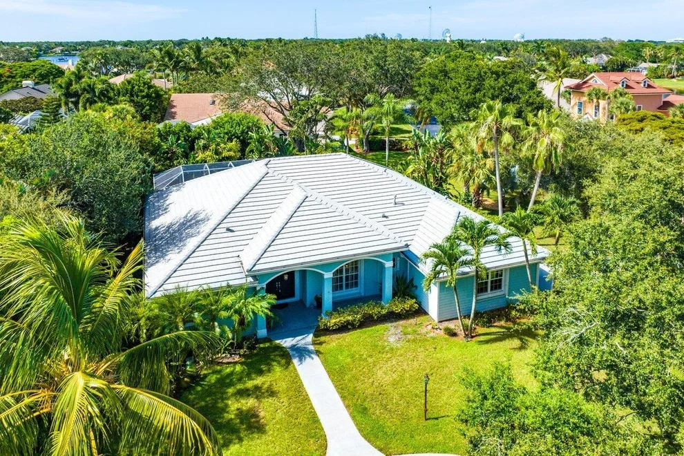 Unit for sale at 18730 SE Lakeside Way, Jupiter, FL 33469
