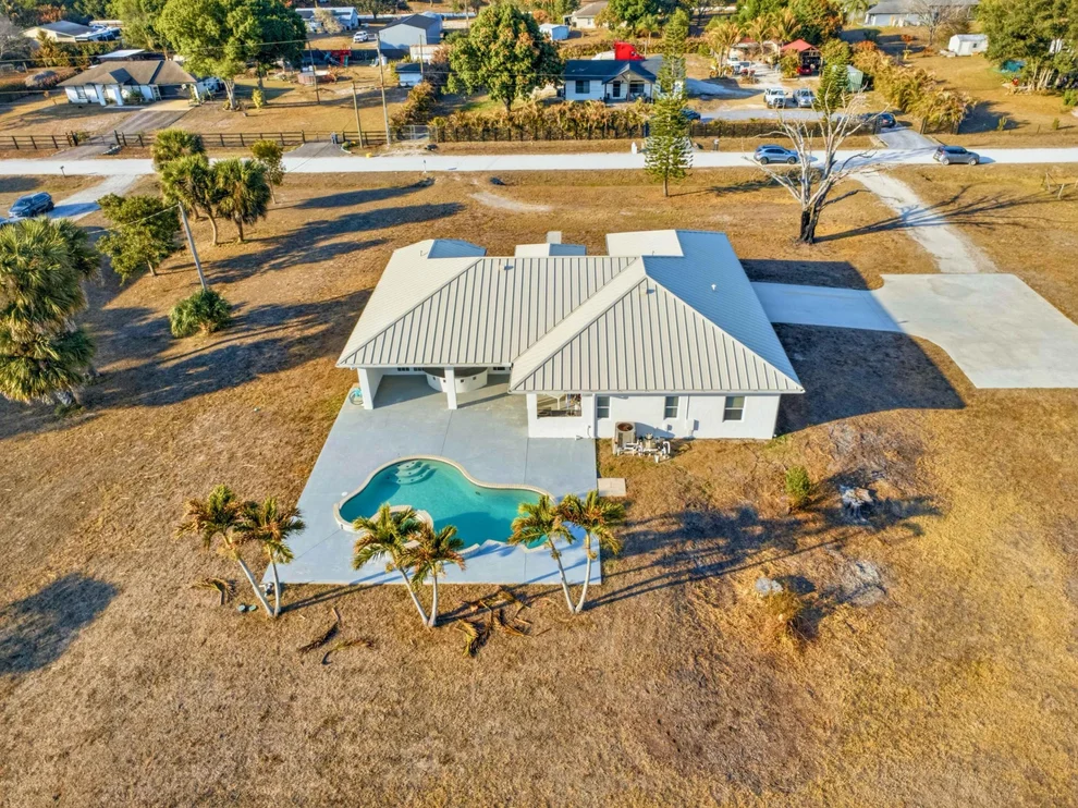 Unit for sale at 18852 43rd Road N, The Acreage, FL 33470