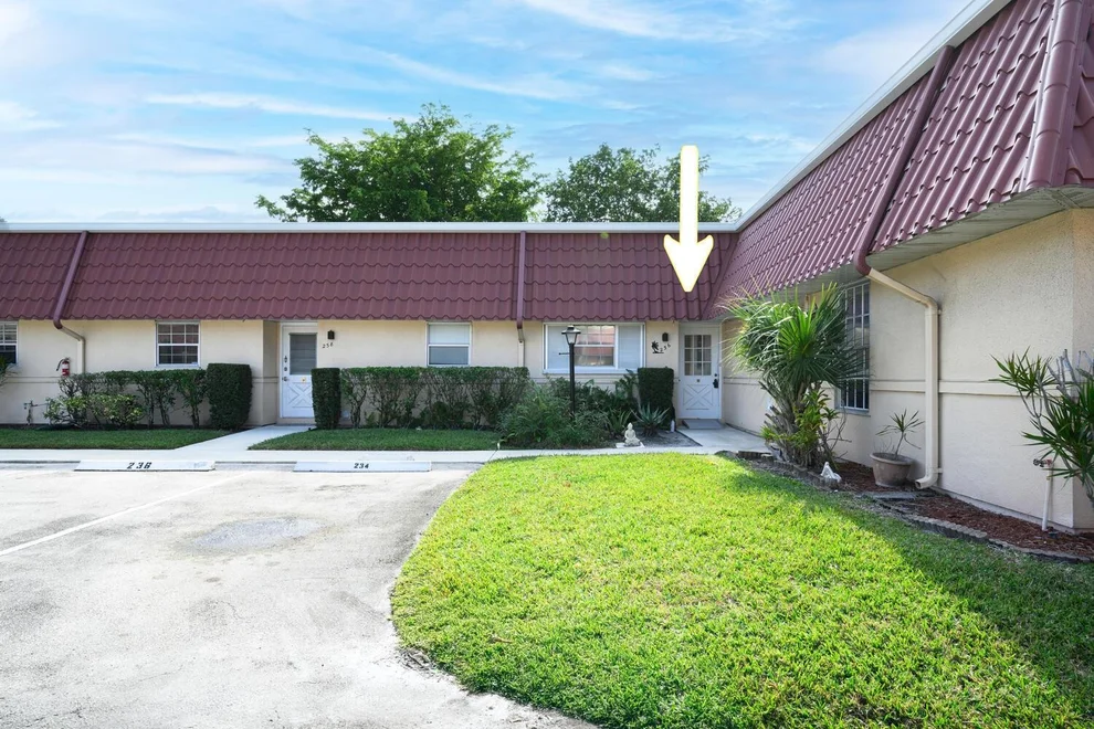 Unit for sale at 236 Down East Lane, Lake Worth, FL 33467