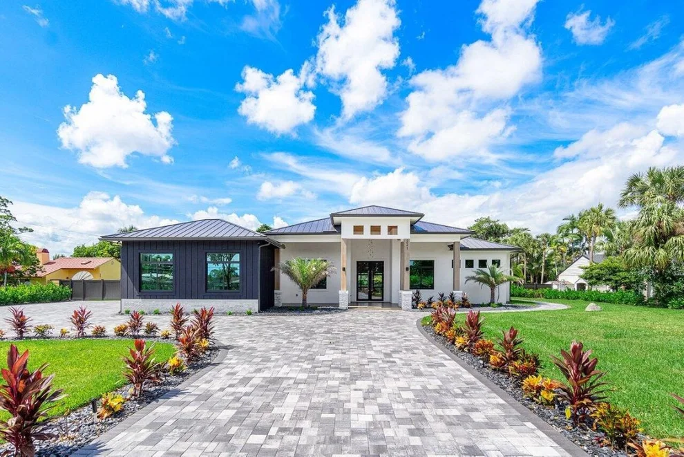 Unit for sale at 221 Milestone Way, West Palm Beach, FL 33415