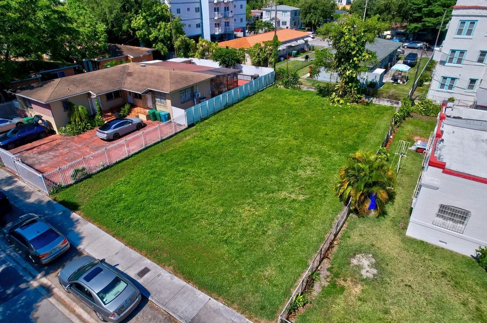 Unit for sale at 512 SW 6th Avenue, Miami, FL 33130