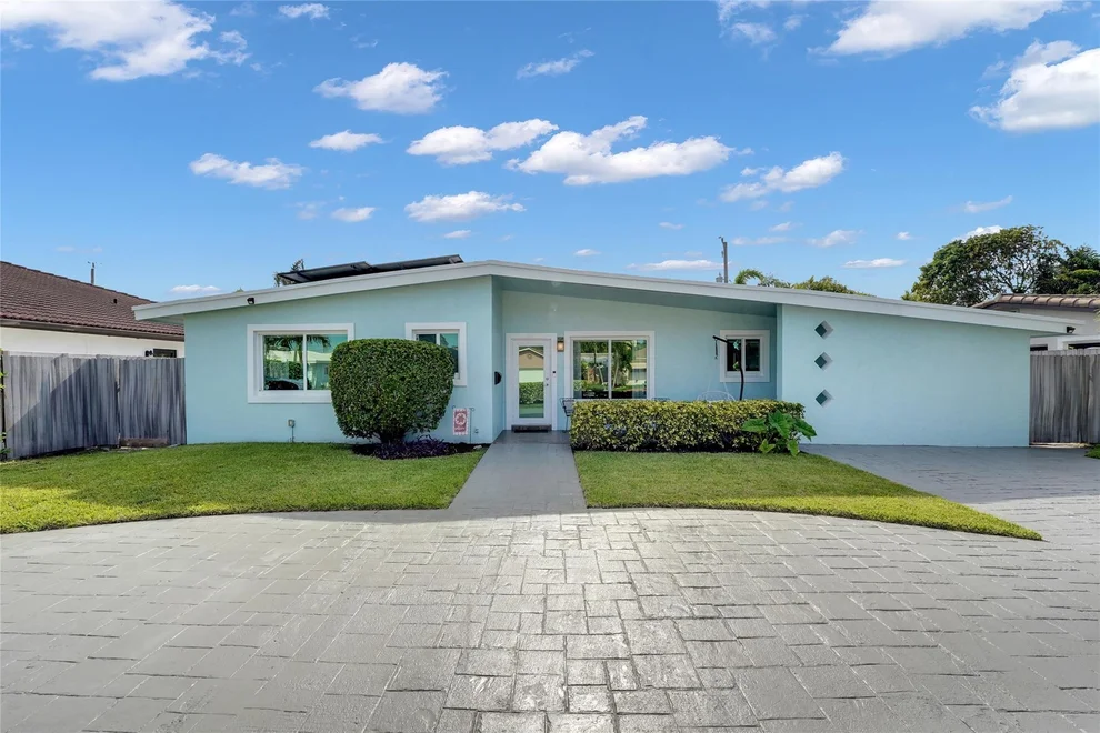 Unit for sale at 17 SE 9th Avenue, Deerfield Beach, FL 33441