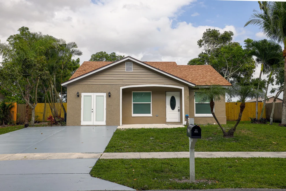 Unit for sale at 1392 Thornridge Lane, Royal Palm Beach, FL 33411
