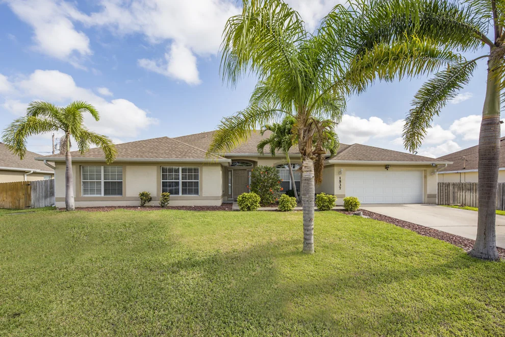 Unit for sale at 1537 SW Merchant Lane, Port St Lucie, FL 34953
