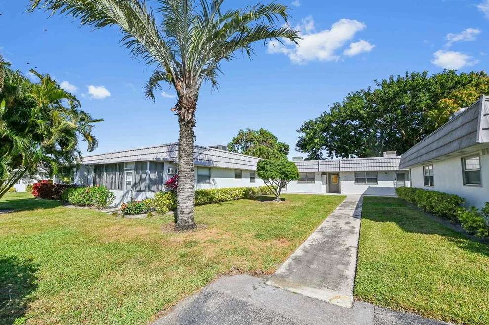 Unit for sale at 13 Valencia A, Delray Beach, FL 33446
