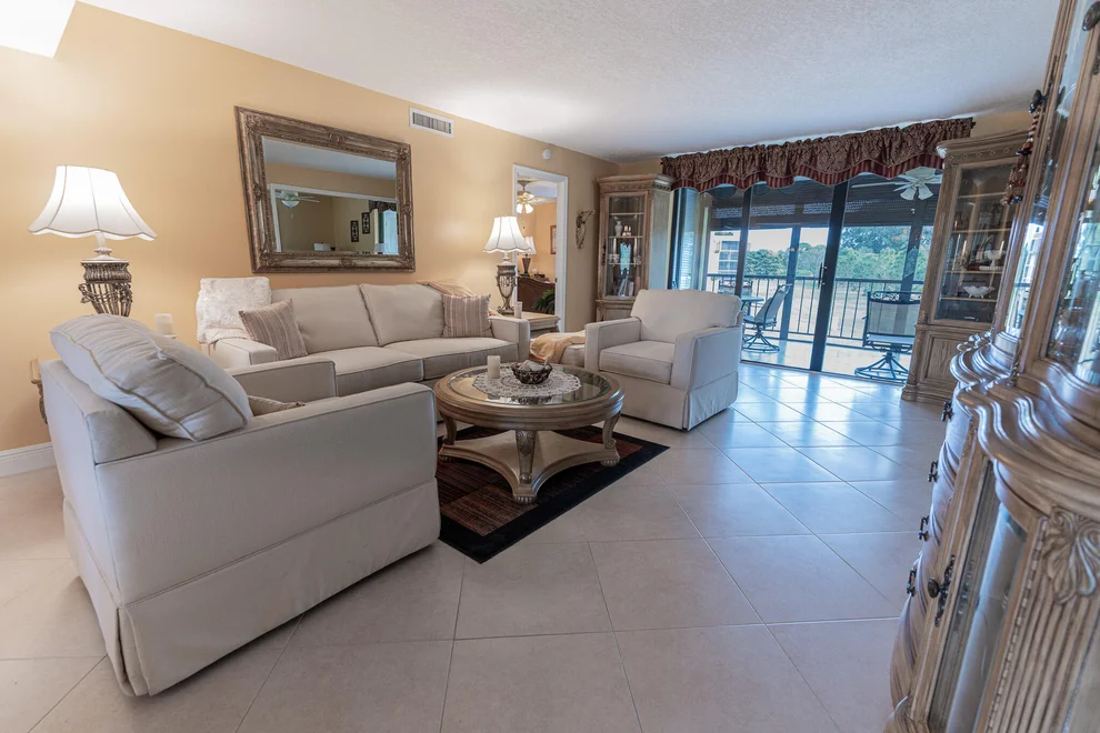 Unit for sale at 5390 Woodland Lakes Drive, Palm Beach Gardens, FL 33418
