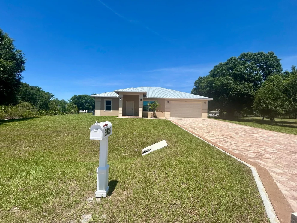 Unit for sale at 3935 NW 18th Avenue, Okeechobee, FL 34972
