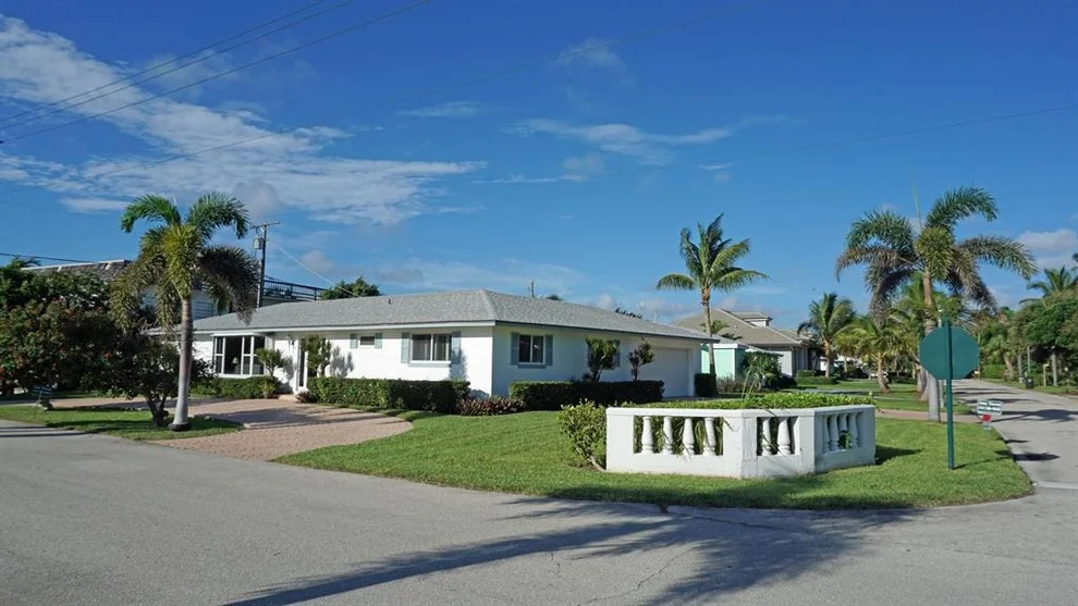 Unit for sale at 200 Linda Lane, Palm Beach Shores, FL 33404