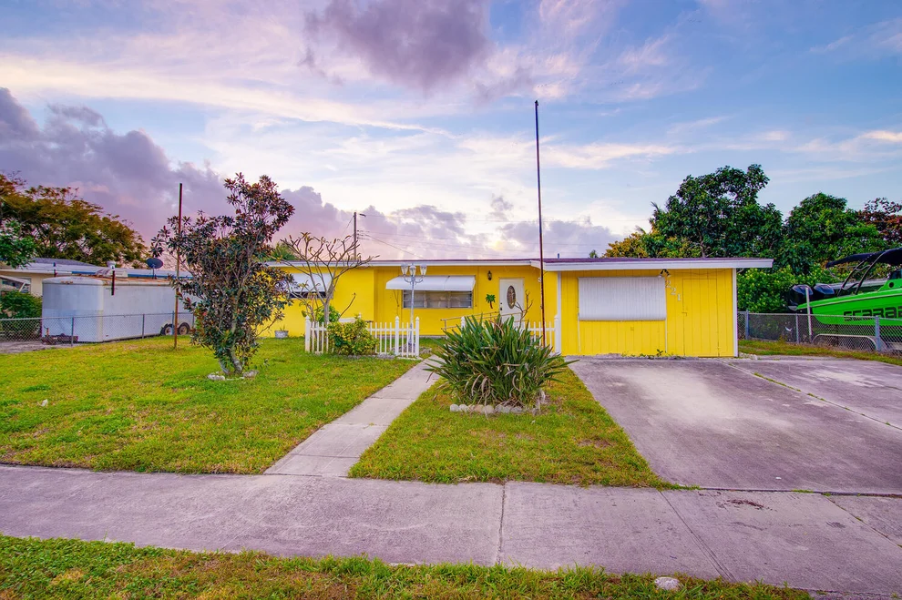 Unit for sale at 221 Henthorne Drive, Palm Springs, FL 33461